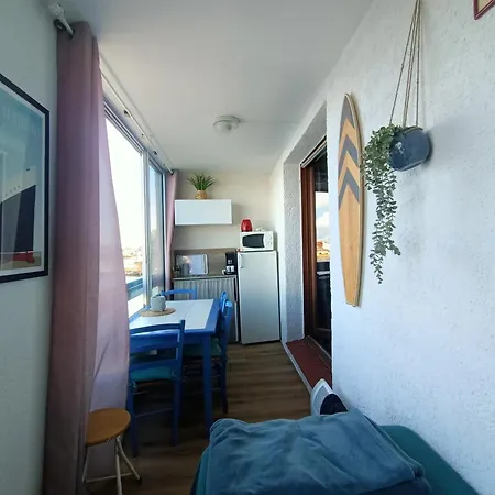 Coquet T2 Familial Avec Loggia Et Parking, Vue - Fr-1-799-50 Apartment