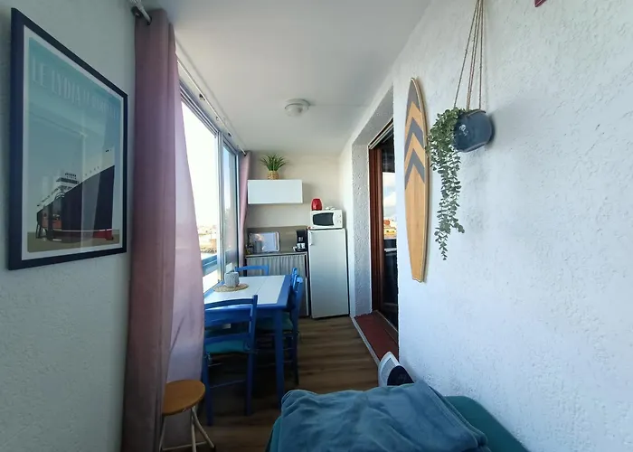 Coquet T2 Familial Avec Loggia Et Parking, Vue - Fr-1-799-50 Apartment