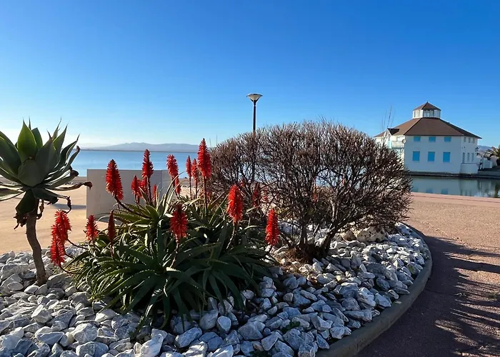 Coquet T2 Familial Avec Loggia Et Parking, Vue - Fr-1-799-50 Apartment